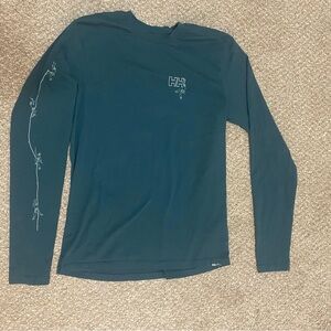 Helly Hansen Women’s Large Ice Climbing Long Sleeve Graphic T-shirt EUC